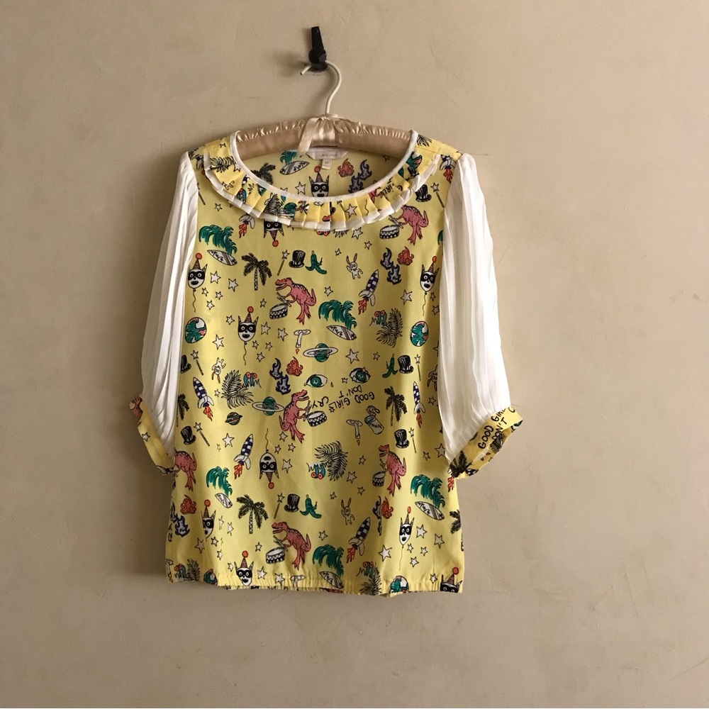 Playful Yellow Blouse with White Sleeves. - Picture 2 of 7